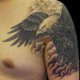 白頭鷲のカバーアップのタトゥー